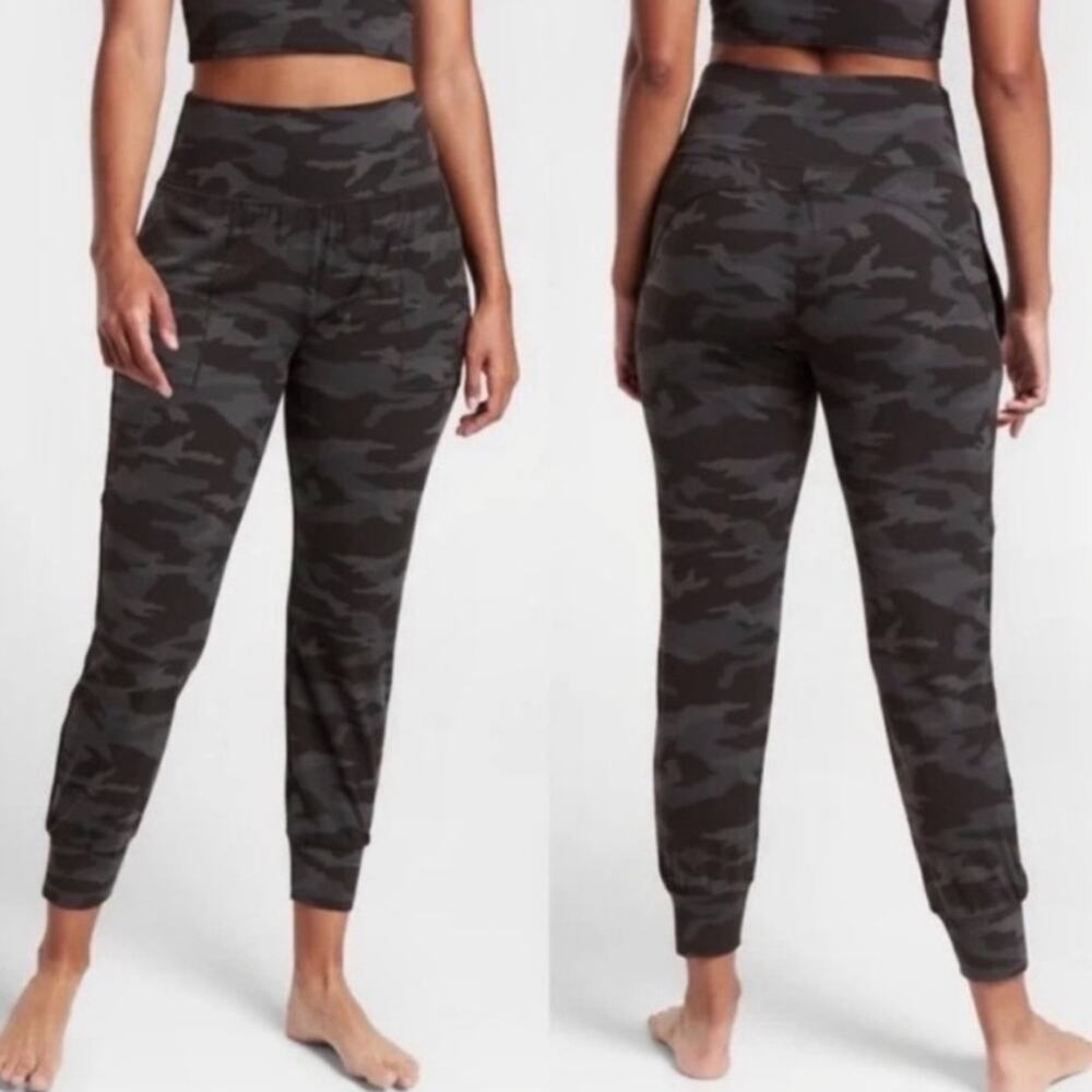 Athleta Salutation Camo Gray Pull-On Jogger Pants Sz 2X Plus